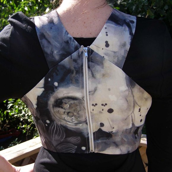 NWT L'Atiste by Amy Criss Cross Crop top M 6-8 - Picture 6 of 16